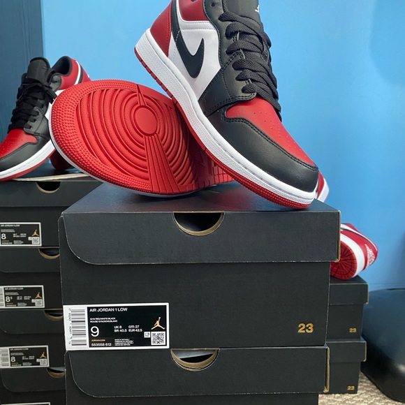 Jordan 1 Low Bred Toe (sizes 8,8.5,9,9.5,10,10.5) - Picture 3 of 4